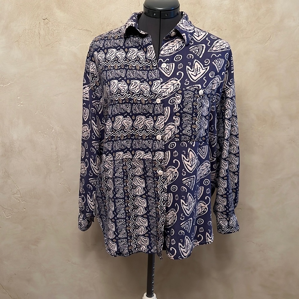Segrets Sun Prints Blouse With Leafs in Blue, Soft White and Soft Yellow